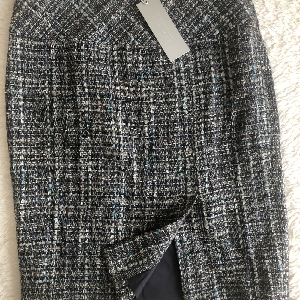 New with tag tweed straight skirt with gray lining